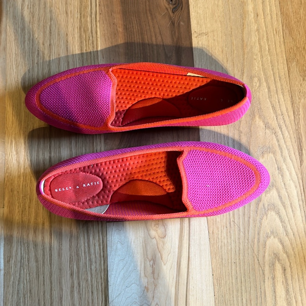 Kelly & Katie Pink and Orange Flats. Size 10